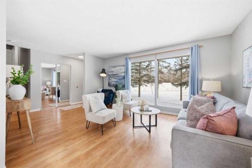 941 Macleod Trail Sw, High River, AB - Indoor Photo Showing Living Room