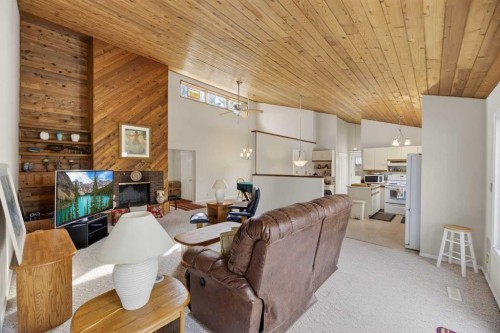 5350 57 Avenue, Olds, AB - Indoor Photo Showing Other Room