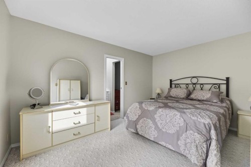 5350 57 Avenue, Olds, AB - Indoor Photo Showing Bedroom