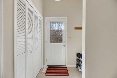 5350 57 Avenue, Olds, AB - Indoor Photo Showing Other Room
