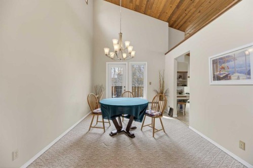 5350 57 Avenue, Olds, AB - Indoor Photo Showing Dining Room