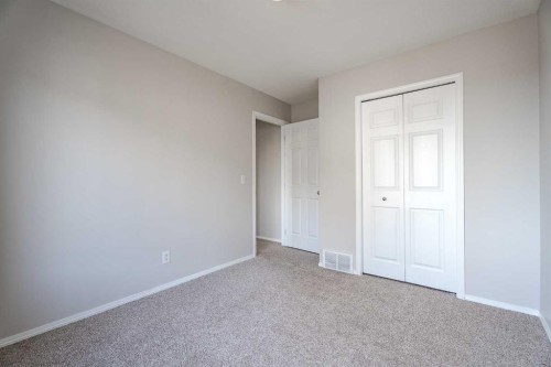 122 Panamount Drive Nw, Calgary, AB - Indoor