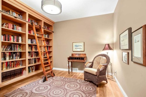 341 1 Avenue Se, Diamond Valley, AB - Indoor Photo Showing Office