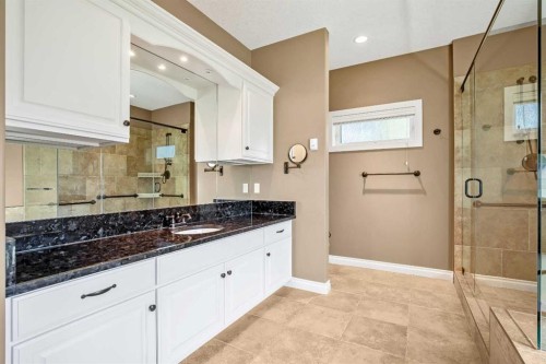 341 1 Avenue Se, Diamond Valley, AB - Indoor Photo Showing Other Room