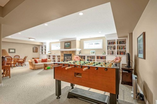 341 1 Avenue Se, Diamond Valley, AB - Indoor Photo Showing Other Room