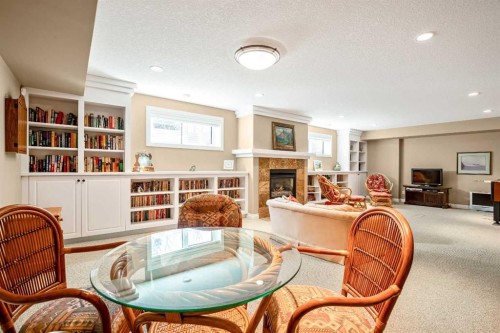 341 1 Avenue Se, Diamond Valley, AB - Indoor