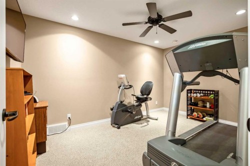 341 1 Avenue Se, Diamond Valley, AB - Indoor