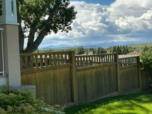 341 1 Avenue Se, Diamond Valley, AB - Outdoor