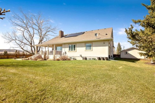 341 1 Avenue Se, Diamond Valley, AB - Outdoor