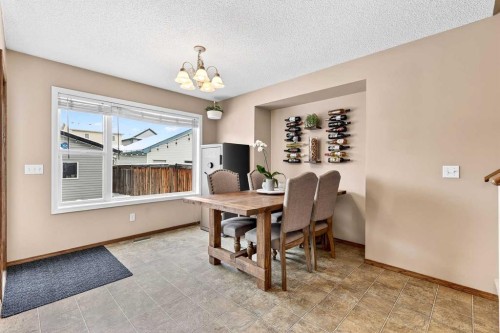 57 Everridge Way Sw, Calgary, AB - Indoor Photo Showing Dining Room