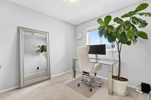 57 Everridge Way Sw, Calgary, AB - Indoor Photo Showing Office