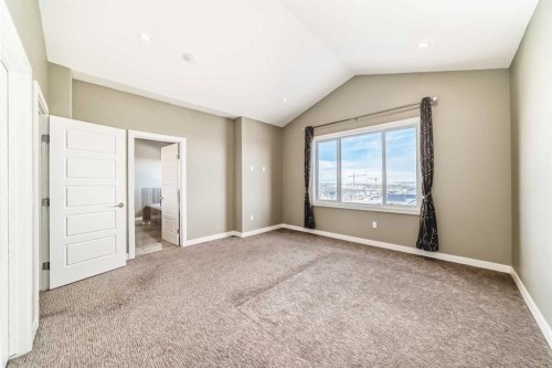 184 Sherview Grove Nw, Calgary, AB - Indoor Photo Showing Other Room