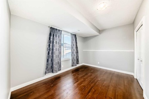 184 Sherview Grove Nw, Calgary, AB - Indoor Photo Showing Other Room