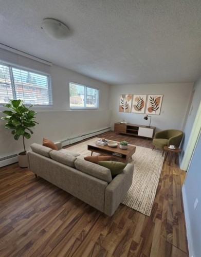 4503 73 Street Nw, Calgary, AB - Indoor