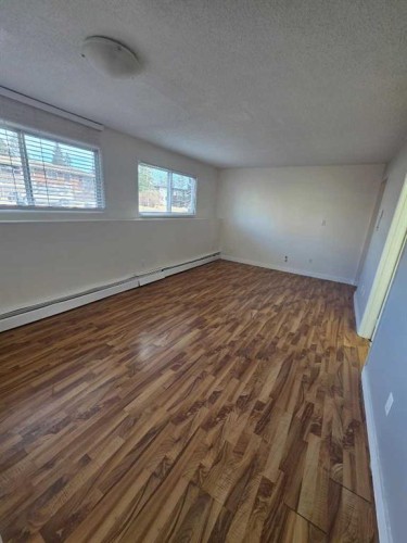 4503 73 Street Nw, Calgary, AB - Indoor Photo Showing Other Room