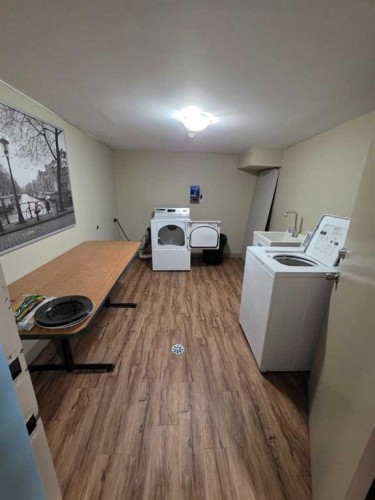 4503 73 Street Nw, Calgary, AB - Indoor Photo Showing Laundry Room
