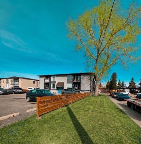 4503 73 Street Nw, Calgary, AB - Outdoor