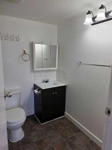 4503 73 Street Nw, Calgary, AB - Indoor Photo Showing Bathroom