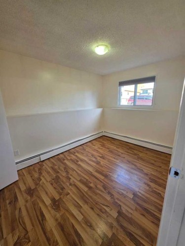 4503 73 Street Nw, Calgary, AB - Indoor Photo Showing Other Room