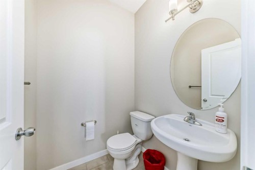 12 Kincora Mews Nw, Calgary, AB - Indoor Photo Showing Bathroom
