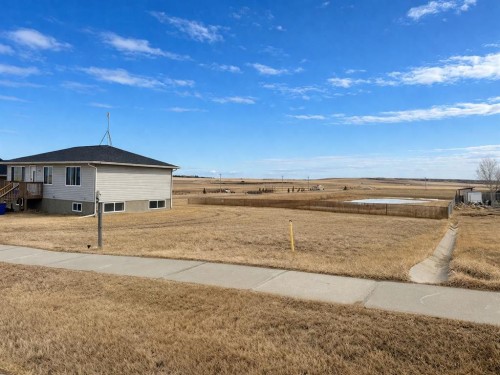 309 3 Street West, Standard, AB 
