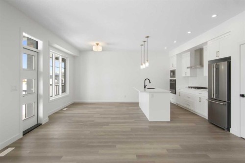 2235 81St Street Sw, Calgary, AB - Indoor Photo Showing Kitchen