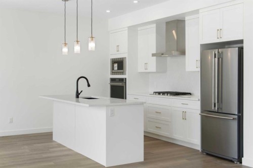 2235 81St Street Sw, Calgary, AB - Indoor Photo Showing Kitchen With Upgraded Kitchen