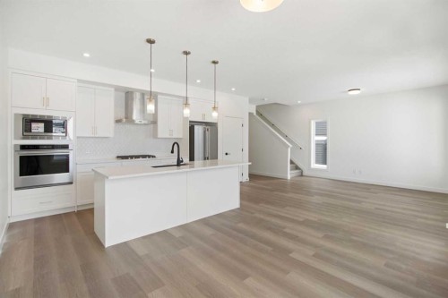 2235 81St Street Sw, Calgary, AB - Indoor Photo Showing Kitchen With Upgraded Kitchen