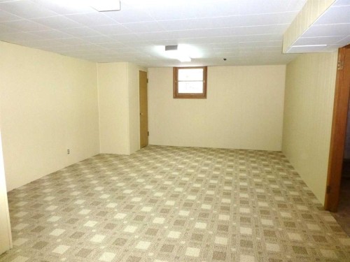 2828 25A Street Sw, Calgary, AB - Indoor Photo Showing Basement