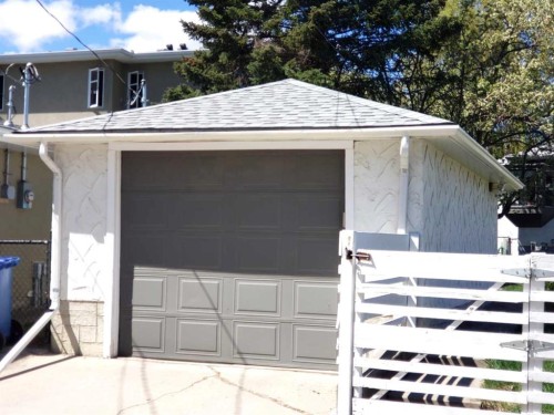 2828 25A Street Sw, Calgary, AB - Outdoor