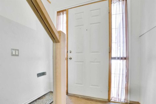 4764 Rundlewood Drive Ne, Calgary, AB - Indoor Photo Showing Other Room