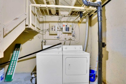 363 Templeside Circle Ne, Calgary, AB - Indoor Photo Showing Laundry Room