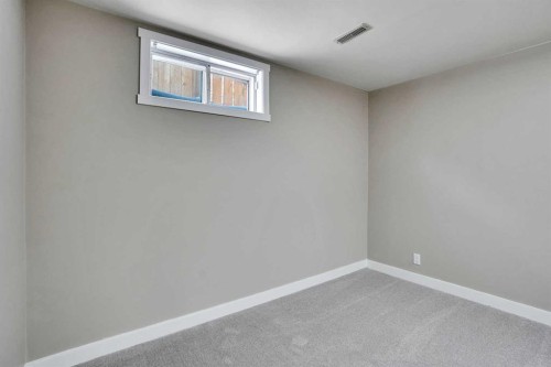 363 Templeside Circle Ne, Calgary, AB - Indoor Photo Showing Other Room