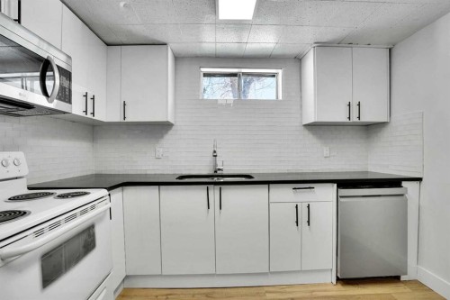 363 Templeside Circle Ne, Calgary, AB - Indoor Photo Showing Kitchen