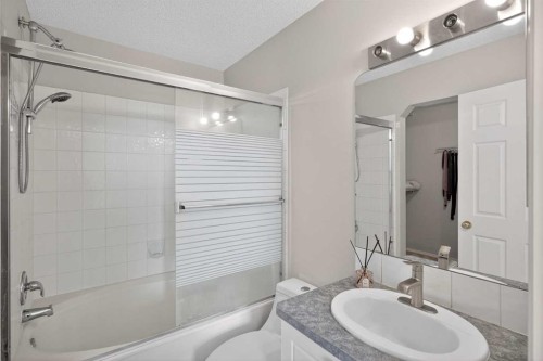 223 Citadel Meadow Close Nw, Calgary, AB - Indoor Photo Showing Bathroom