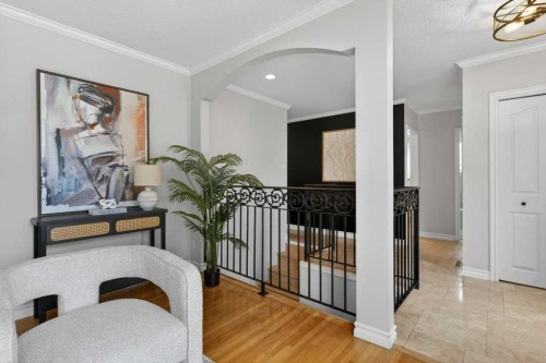 425 Woodland Crescent Se, Calgary, AB - Indoor Photo Showing Dining Room