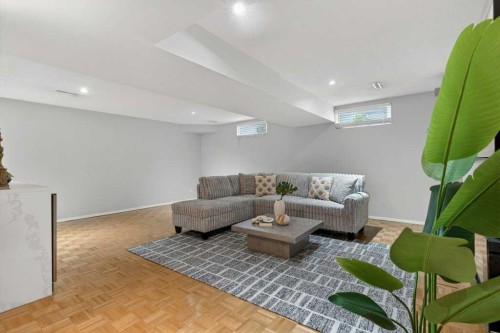 425 Woodland Crescent Se, Calgary, AB - Indoor Photo Showing Other Room