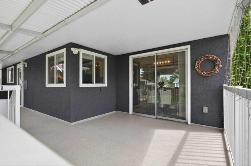 425 Woodland Crescent Se, Calgary, AB - Outdoor With Exterior