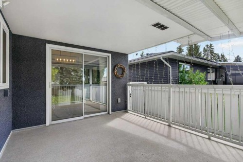 425 Woodland Crescent Se, Calgary, AB - Outdoor With Exterior