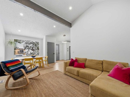 7723 Hunterview Drive Nw, Calgary, AB - Indoor