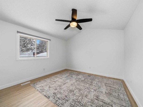 7723 Hunterview Drive Nw, Calgary, AB - Indoor Photo Showing Other Room