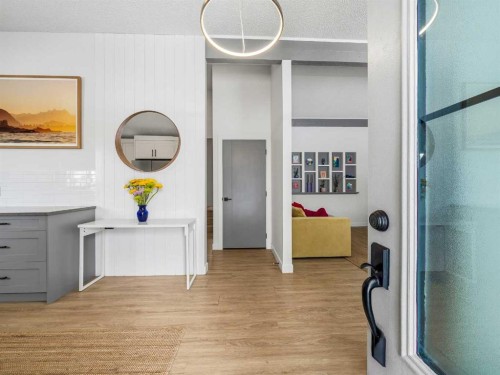 7723 Hunterview Drive Nw, Calgary, AB - Indoor Photo Showing Other Room