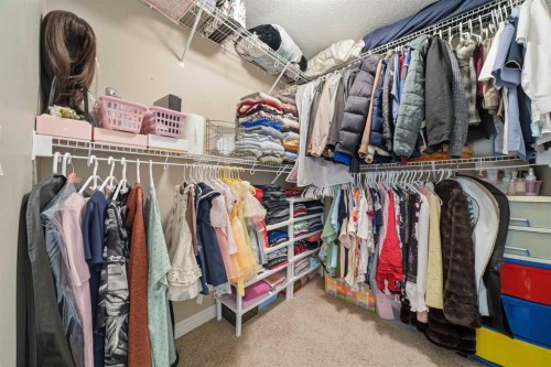 67 Evanspark Road Nw, Calgary, AB - Indoor With Storage