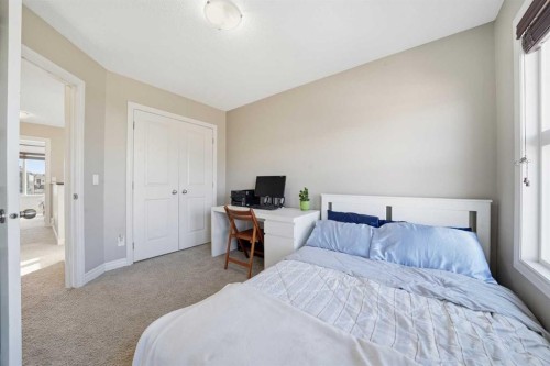 67 Evanspark Road Nw, Calgary, AB - Indoor Photo Showing Bedroom
