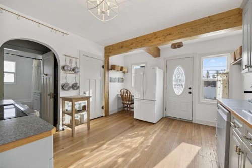 4625 47 Avenue, Olds, AB - Indoor Photo Showing Kitchen