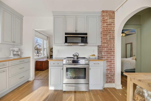 4625 47 Avenue, Olds, AB - Indoor Photo Showing Kitchen With Upgraded Kitchen