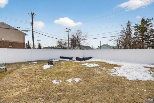 4625 47 Avenue, Olds, AB - Outdoor