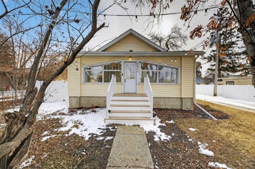 4625 47 Avenue, Olds, AB - Outdoor