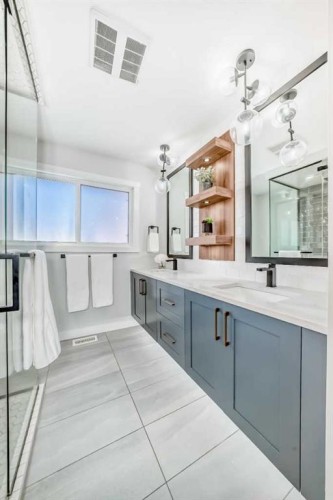 9215 Allison Drive Se, Calgary, AB - Indoor Photo Showing Bathroom