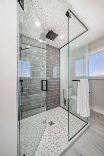 9215 Allison Drive Se, Calgary, AB - Indoor Photo Showing Bathroom
